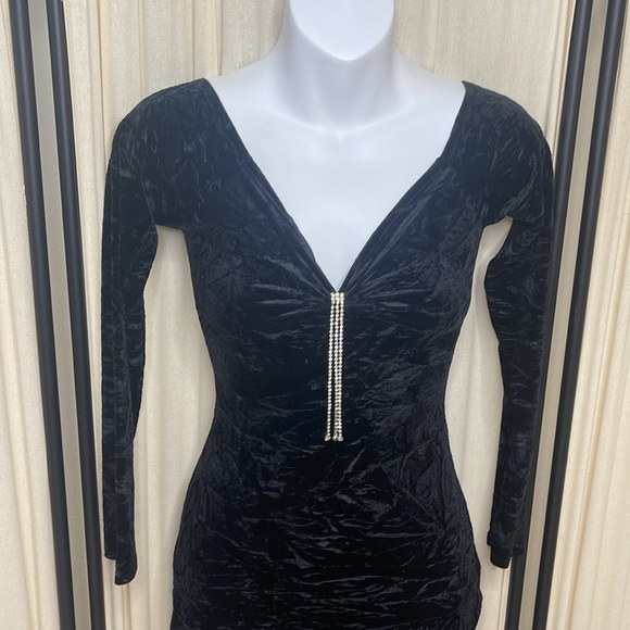 ELEGANT COCKTAIL VELOUR MINI DRESS WITH FALLING RHINESTONES SIZE SMALL - Picture 4 of 11
